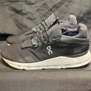 On Running Men's Gray and White Sneakers